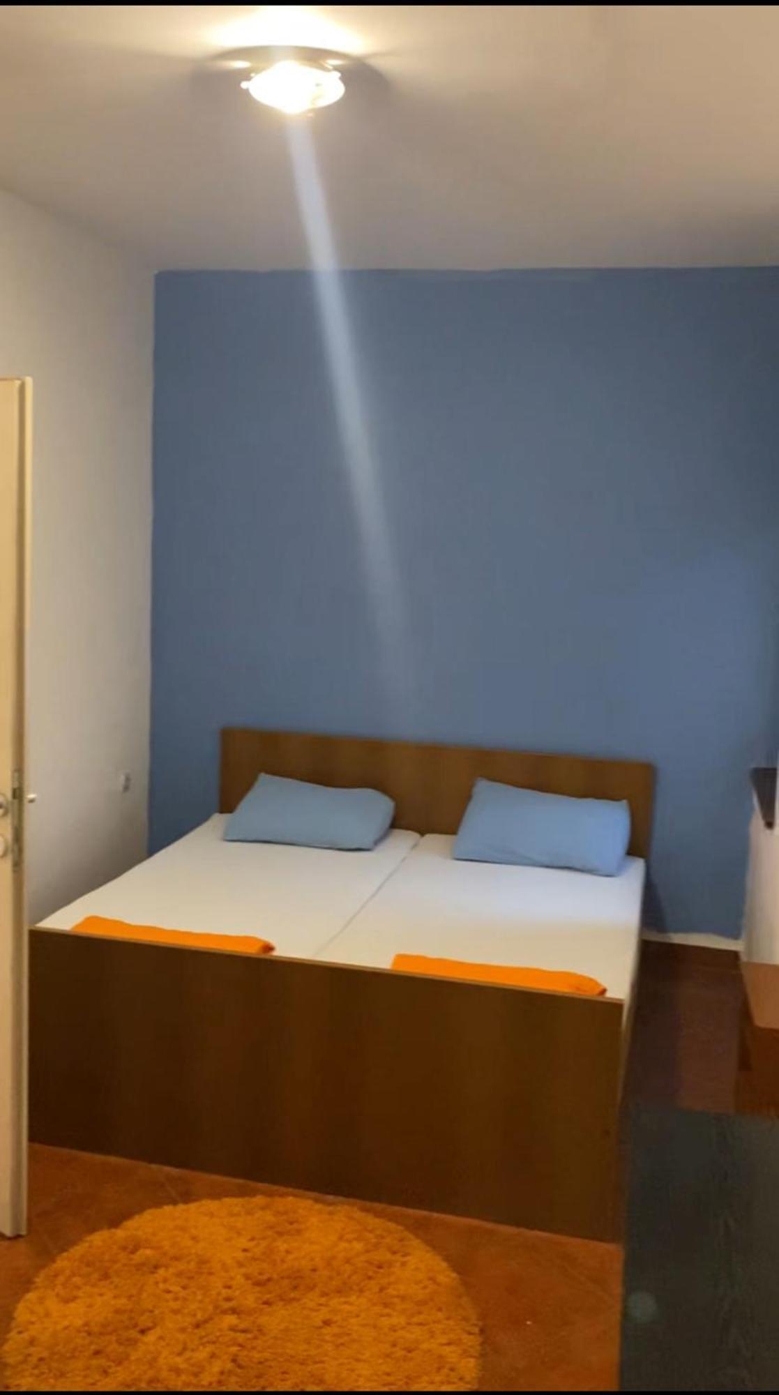 Blue Orange Hostel Skopje Esterno foto