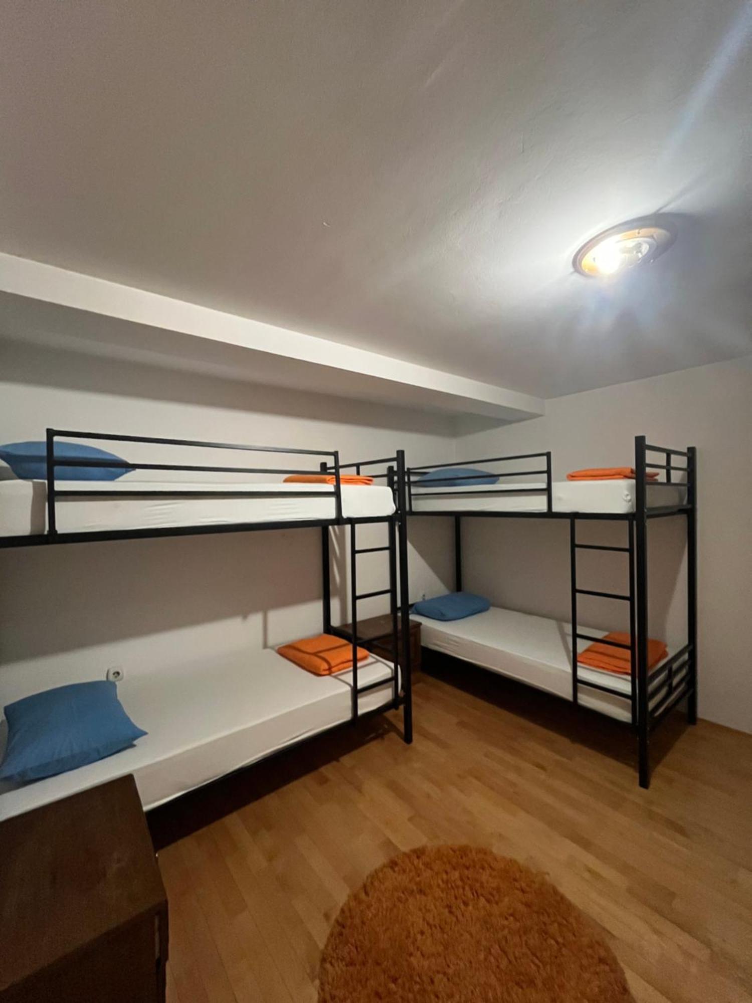Blue Orange Hostel Skopje Esterno foto